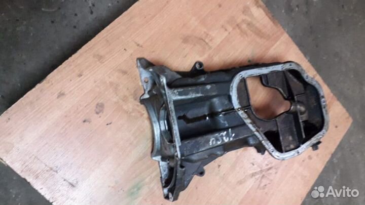 Поддон верхний двигателя Nissan Note 1.4