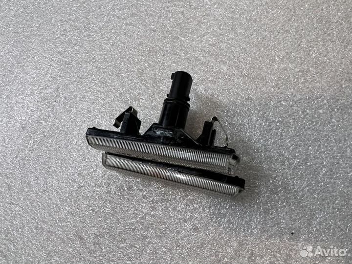 Повторители поворота BMW E38 белые