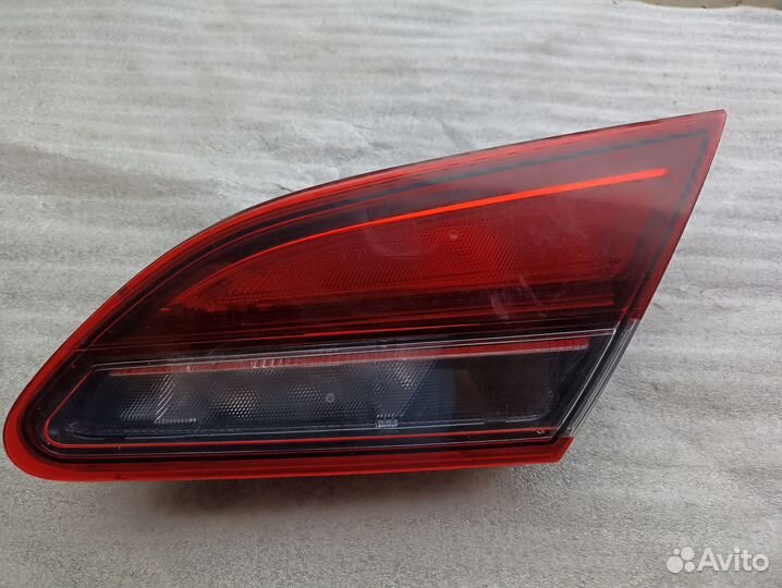 Фонарь правый в крышку багажника Astra j Gtc