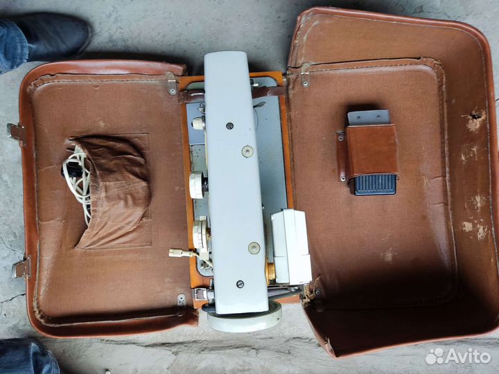 Швейная машина Чайка 3