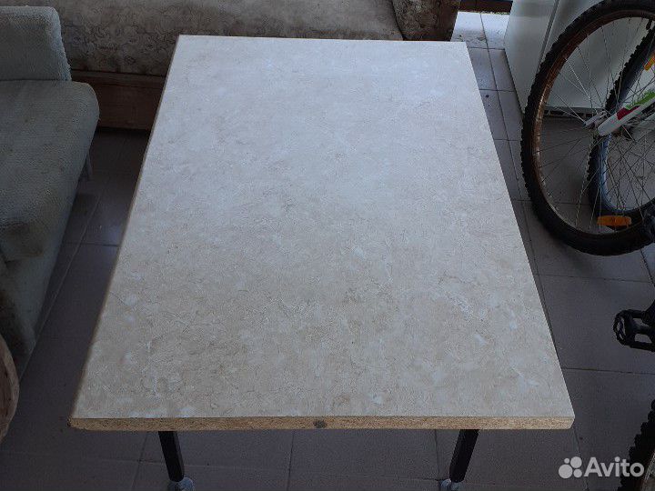 Журнальный столик