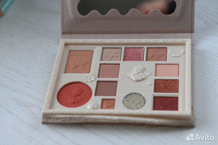 Тени для век