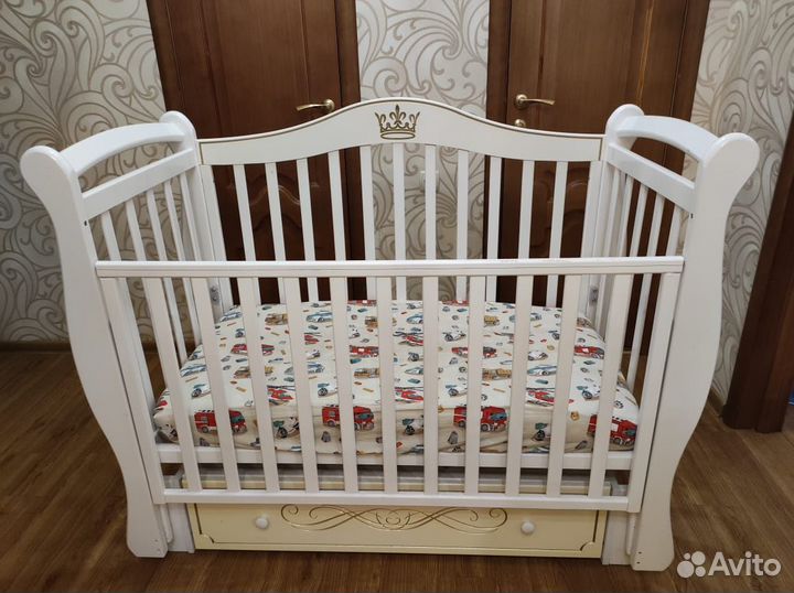 Детская кроватка