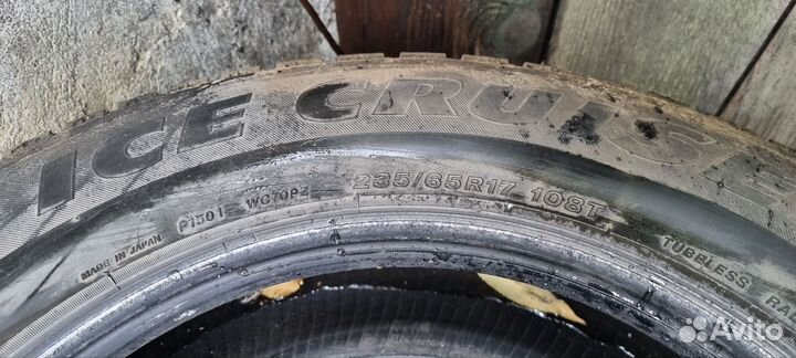 Bridgestone Ice Cruiser 7000 235/65 R17