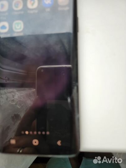 Samsung Galaxy S9, 4/64 ГБ