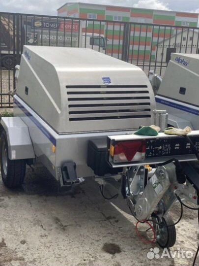 Аренда пневмонагнетателя для полусухой стяжке пола