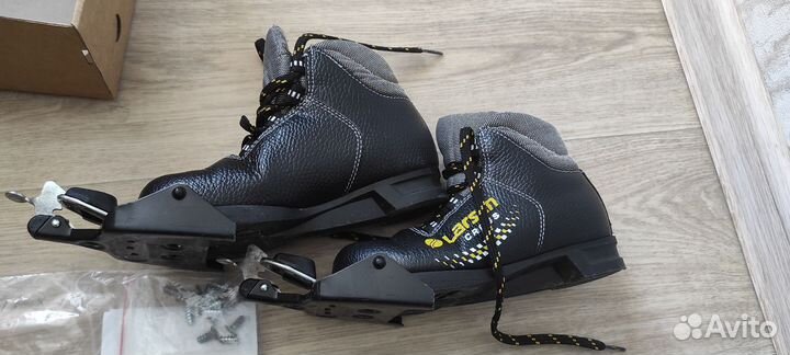 Лыжные ботинки