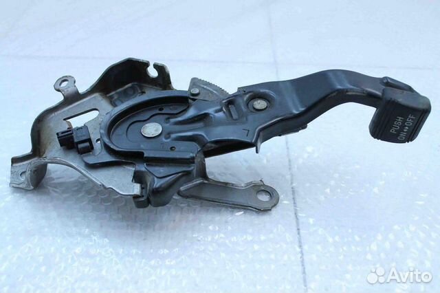 Педаль стояночного тормоза Lexus RX400H RX300