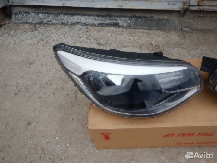 Фара правая Kia Soul 2