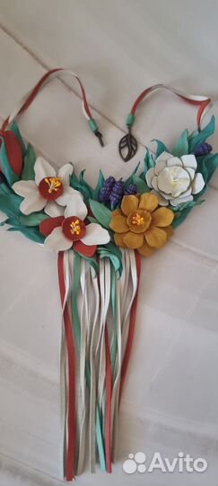 Колье из натуральной кожи