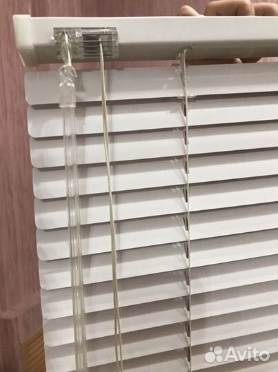 Жалюзи белые,горизонтальные,алюминиевые
