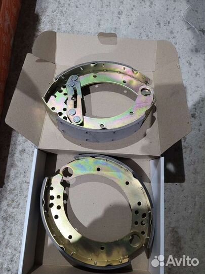 Тормозные колодки барабанные УАЗ patriot комплект