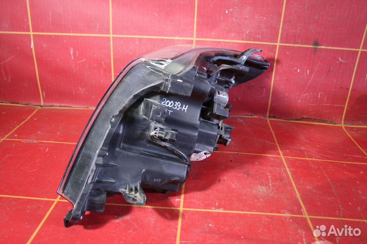 Фара правая Toyota Land Cruiser Prado