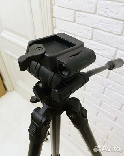 Штатив для фотоаппарата