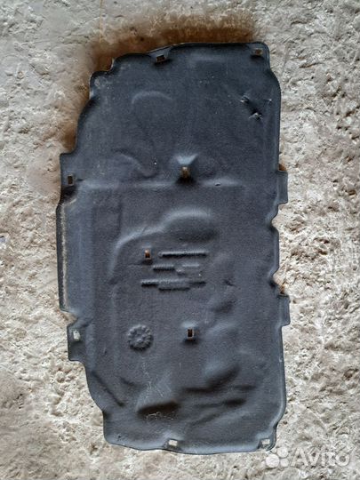 Шумка капота Volvo S40