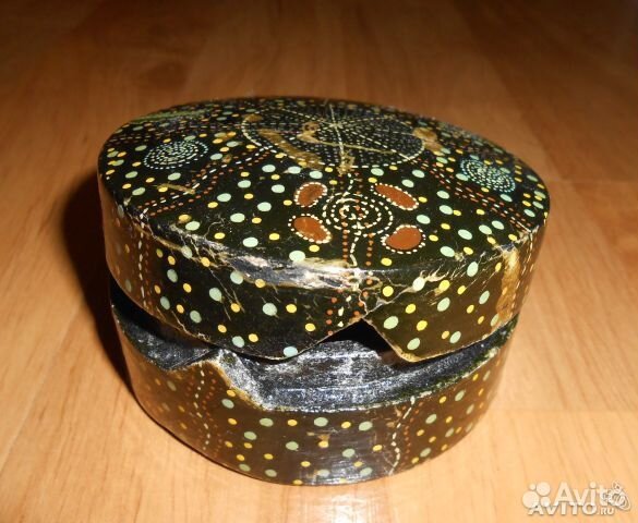 Шкатулка лакированная из папье-маше