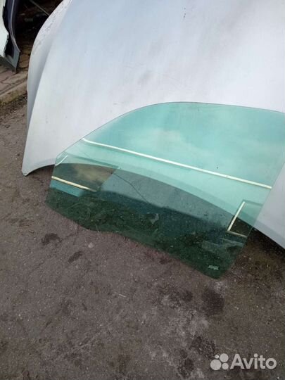 Citroën Berlingo переднее левое стекло