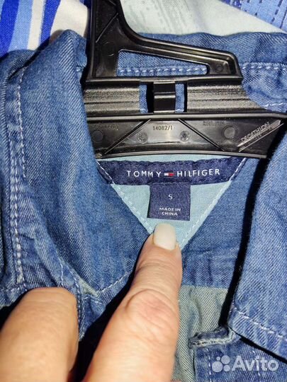 Рубашки для мальчика школьная и джинсовая