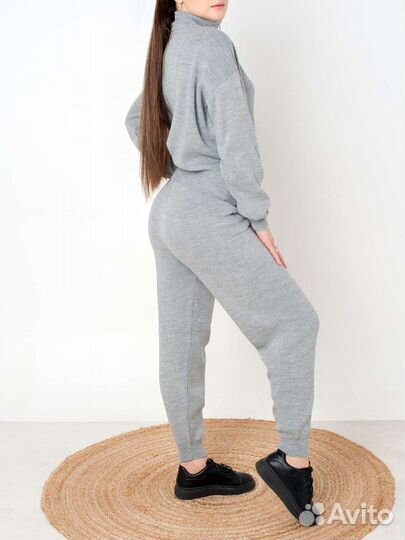 Вязаный спортивный женский костюм (42-44)