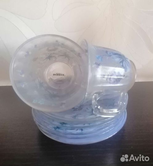 Чайные чашки с блюдцами