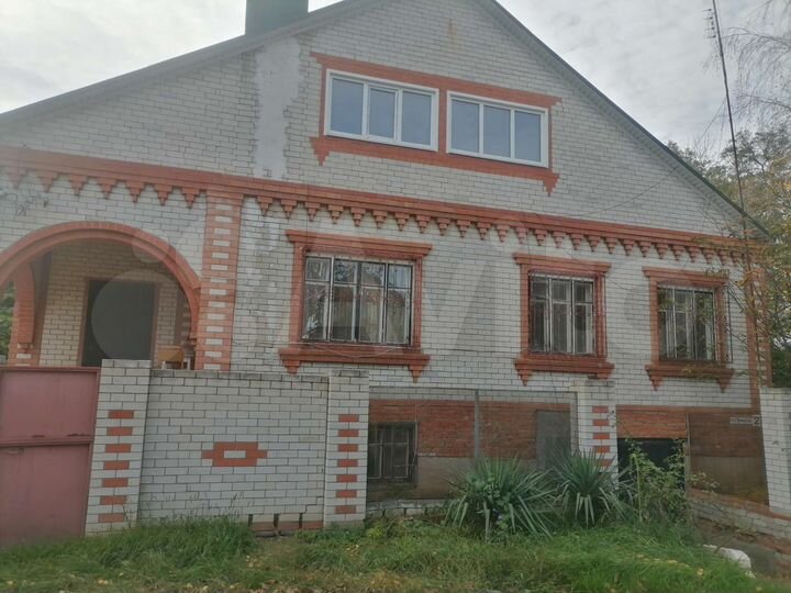 Дом 299 м² на участке 5,5 сот.