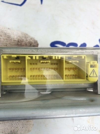 Блок управления системой безопасности Subaru