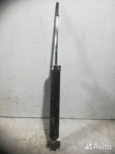 Амортизатор задний задний Toyota Auris 1