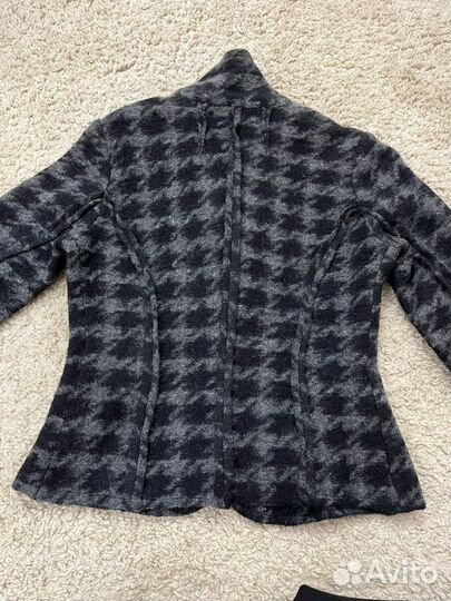 Укороченный шерстяной пиджак,44 р(Италия)