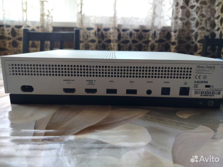 Xbox One s 2 геймпада 1tb