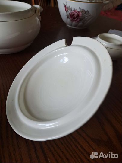 Супница, соусник,перечница, блюдо