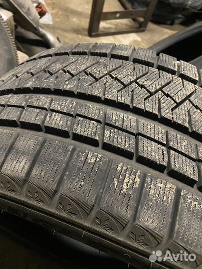 Triangle Snowlink TWT02 275/40 R20 и 315/35 R20 22F