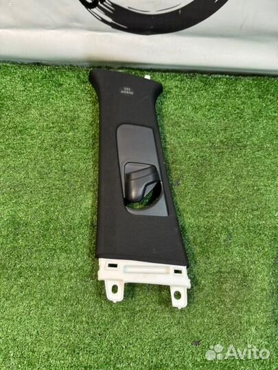 Обшивка стойки кузова левая Toyota Crown Hybrid