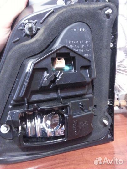 Задний фонарь для Toyota Land Cruiser 200 оригинал