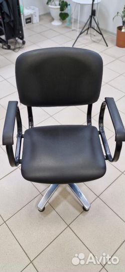 Парикмахерское кресло