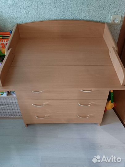 Пеленальный комод-столик