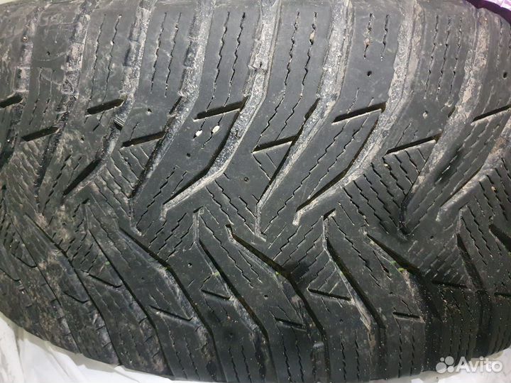 Продается резина Kumho WinterCraft Ice+