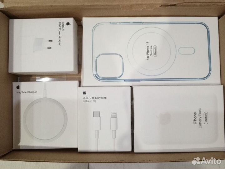 Набор зарядных устройств на iphone11