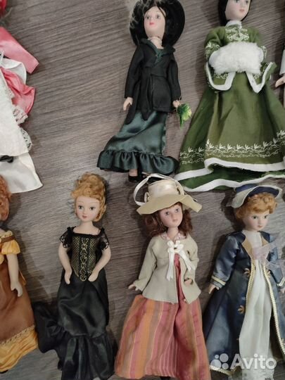 Коллекция фарфоровых кукол