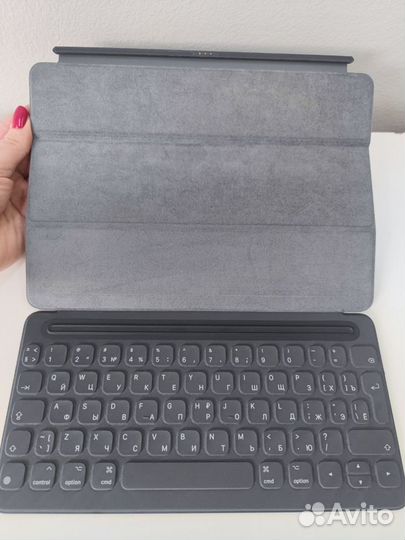 Клавиатура Apple SMART Keyboard для iPad 10.5