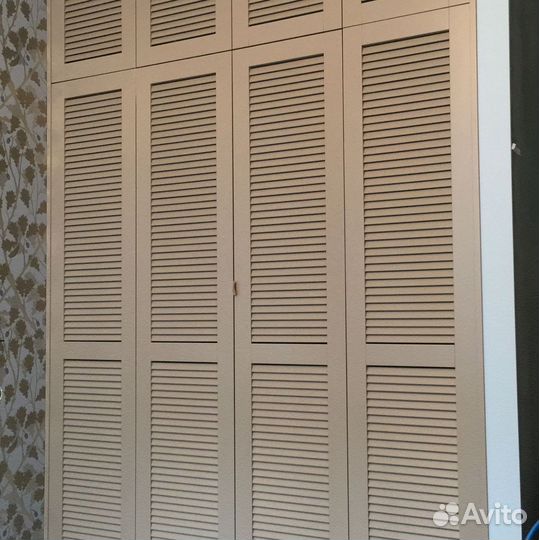 Жалюзийные двери на заказ в нишу