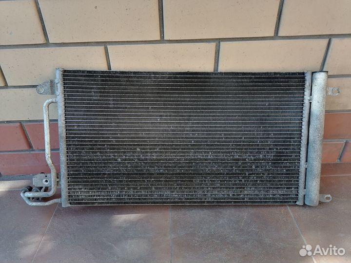 Радиатор кондиционера 6R0820411T