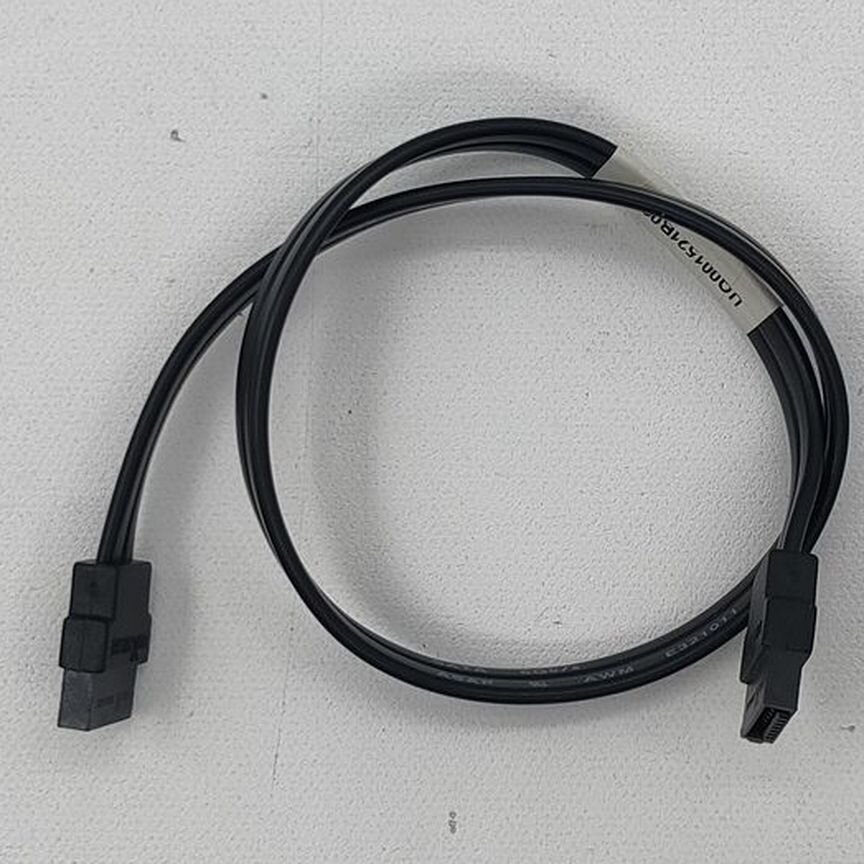 [UQ001521B09R] Кабель Uq001521b09r-R, Fujitsu, Sata-Sata, 36 См