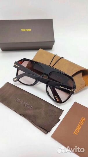 Солнцезащитные очки Tom Ford