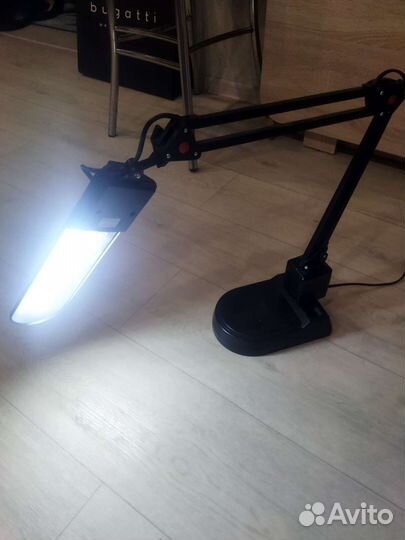 Светильник настольный