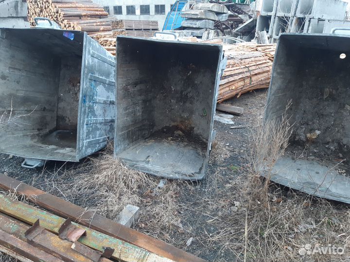 Мусорный бак 1.1м3