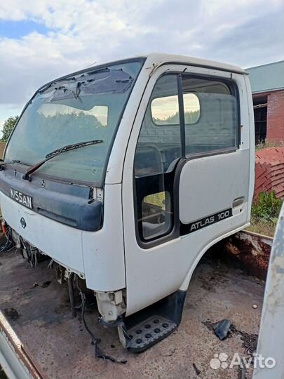Кабина nissan атлас P4f23