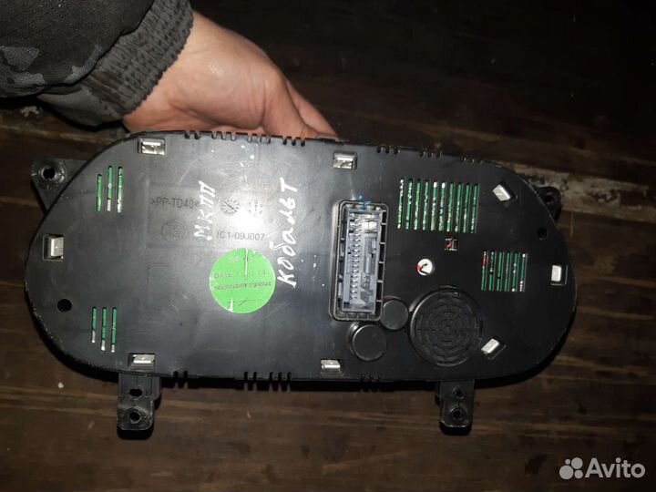 Chevrolet Cobalt панель приборов