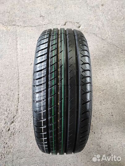 Viatti Strada Asimmetrico V-130 215/55 R17 94V