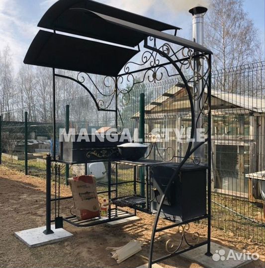 Мангал с крышей