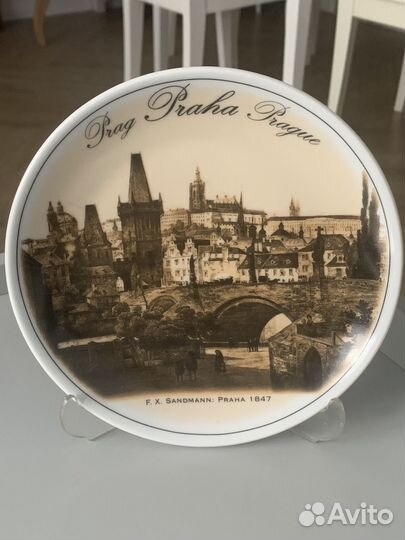 Настенная коллекционная тарелка Praga